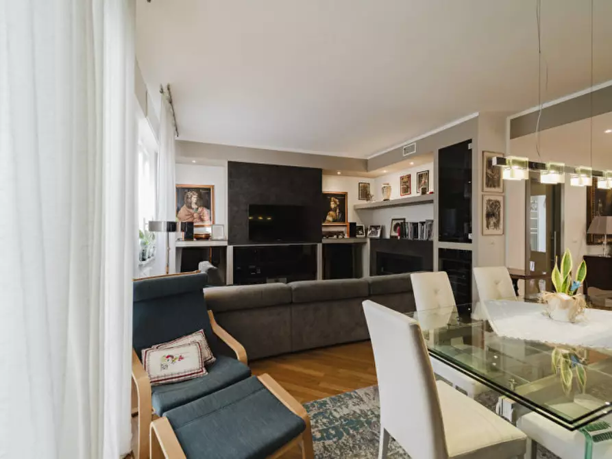 Immagine 6 di Appartamento in vendita  in Strada Luigi Carlo Farini, 71 a Parma