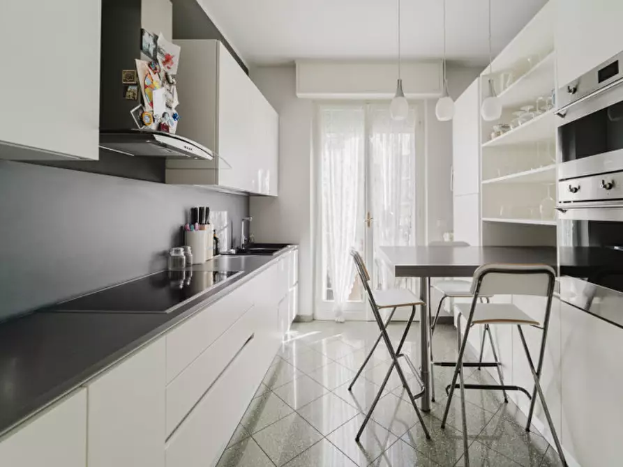 Immagine 9 di Appartamento in vendita  in Strada Luigi Carlo Farini, 71 a Parma