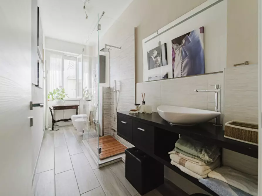 Immagine 12 di Appartamento in vendita  in Strada Luigi Carlo Farini, 71 a Parma