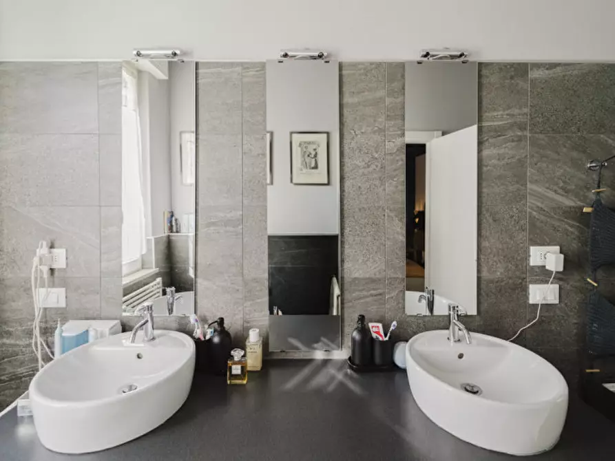 Immagine 24 di Appartamento in vendita  in Strada Luigi Carlo Farini, 71 a Parma