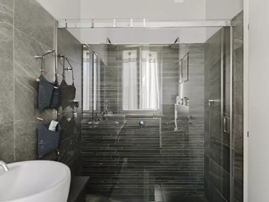 Immagine 25 di Appartamento in vendita  in Strada Luigi Carlo Farini, 71 a Parma