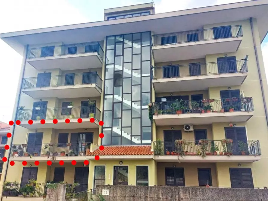 Immagine 1 di Appartamento in vendita  in Via Degli Argentieri Acesi, 14-16, 95024 Acireale CT, Italia a Acireale