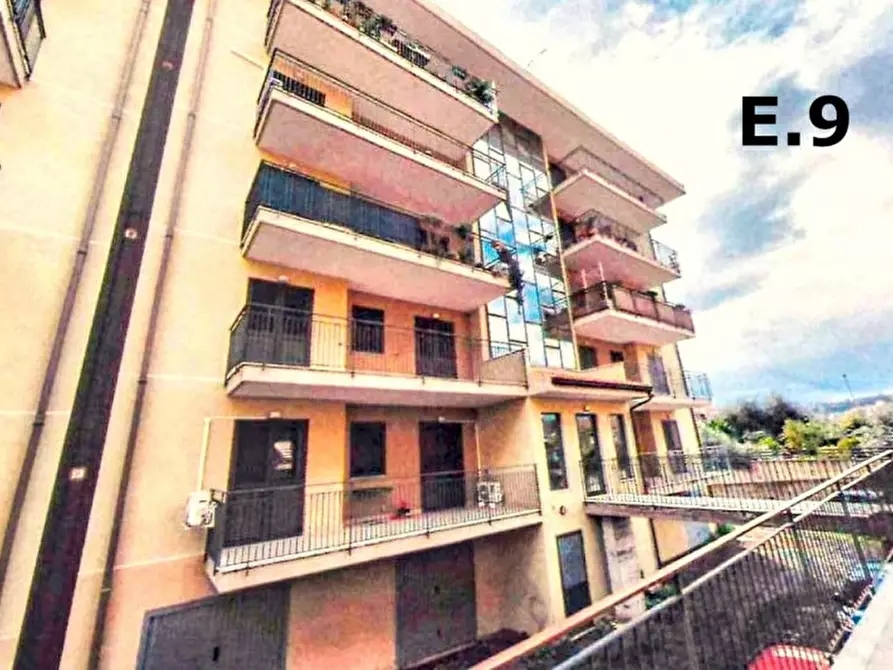 Immagine 1 di Appartamento in vendita  in Via Degli Argentieri Acesi, 6-12, 95024 Acireale CT, Italia a Acireale