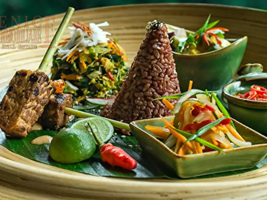 Immagine 6 di Attività commerciale in vendita  a Venezia