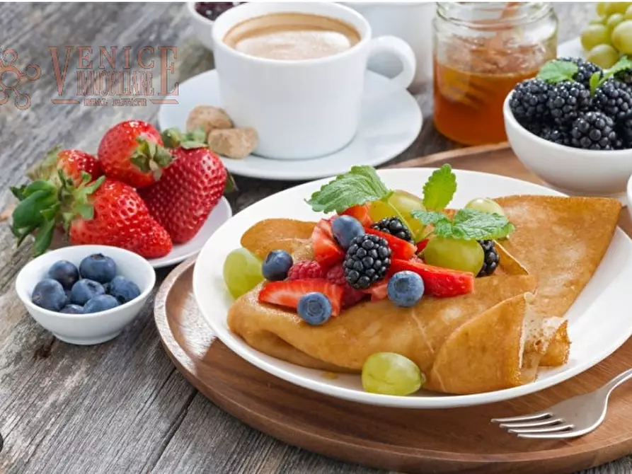 Immagine 1 di Attività commerciale in vendita  a Mirano