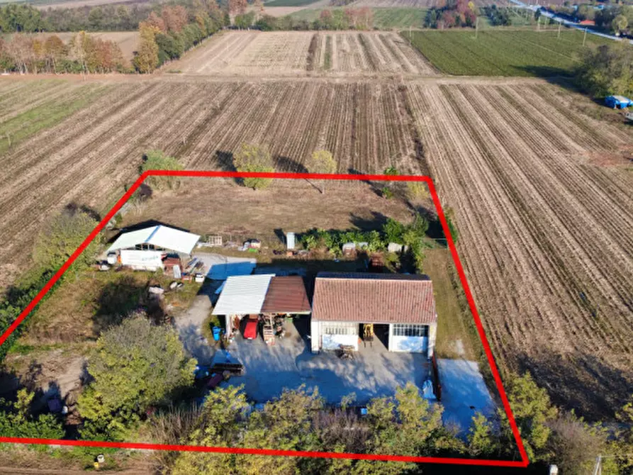 Immagine 1 di Capannone industriale in affitto  a Loria