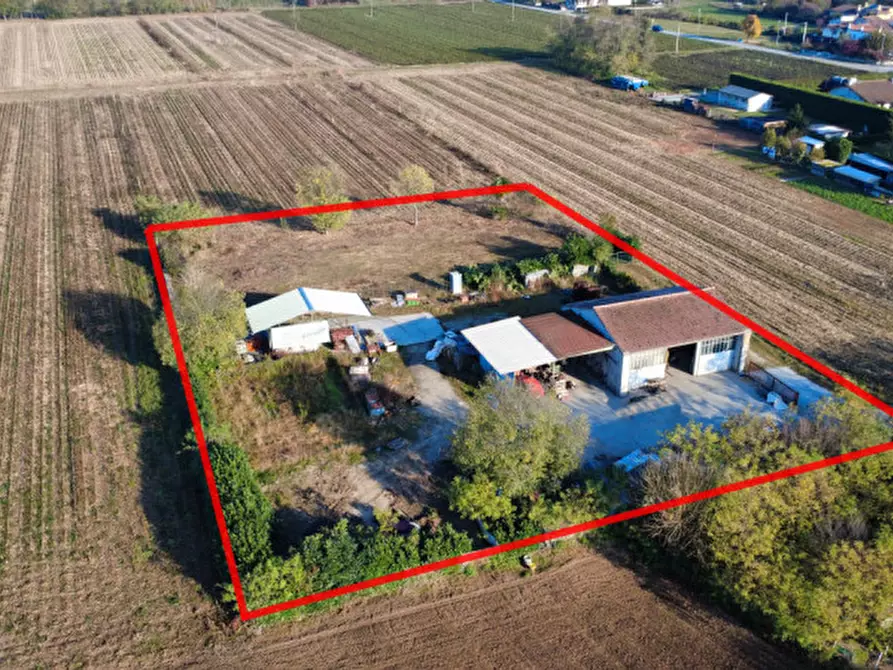 Immagine 2 di Capannone industriale in affitto  a Loria