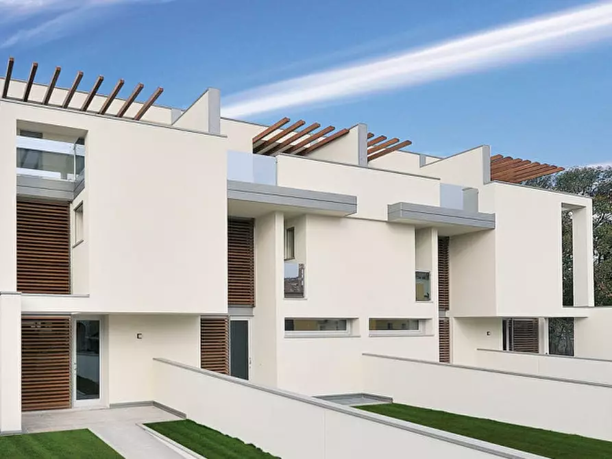 Immagine 1 di Villetta a schiera in vendita  in Via Urania a Bassano Del Grappa