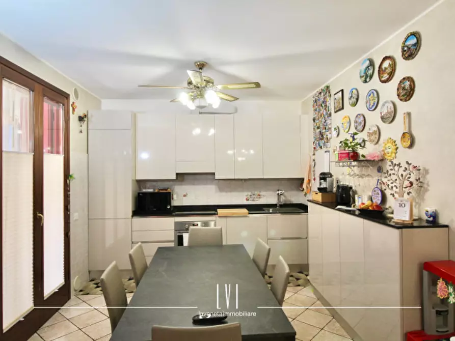 Immagine 12 di Casa bifamiliare in vendita  in via Isonzo 9 a San Donà Di Piave