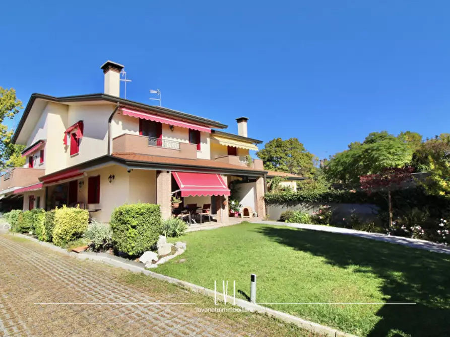 Immagine 28 di Casa bifamiliare in vendita  in via Isonzo 9 a San Donà Di Piave
