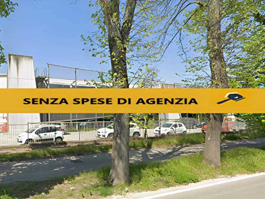 Immagine 1 di Attività commerciale in vendita  in Viale J. F. Kennedy, 113 a Scarperia E San Piero