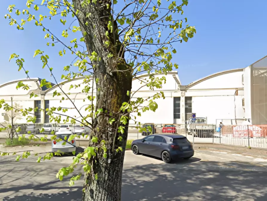 Immagine 5 di Attività commerciale in vendita  in Viale J. F. Kennedy, 113 a Scarperia E San Piero