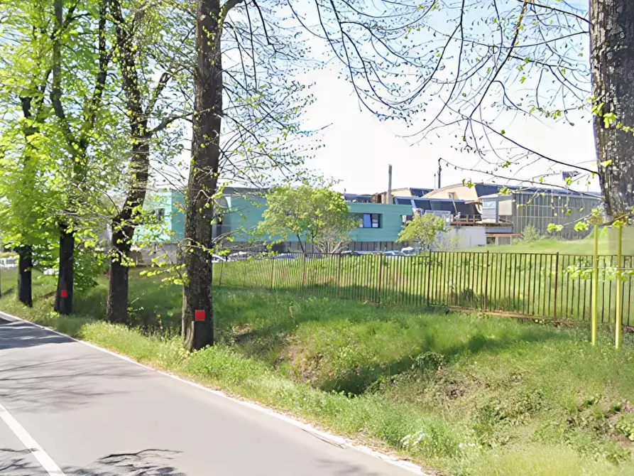 Immagine 6 di Attività commerciale in vendita  in Viale J. F. Kennedy, 113 a Scarperia E San Piero