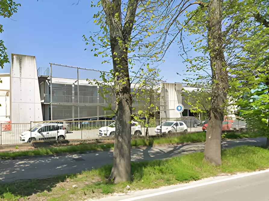 Immagine 7 di Attività commerciale in vendita  in Viale J. F. Kennedy, 113 a Scarperia E San Piero