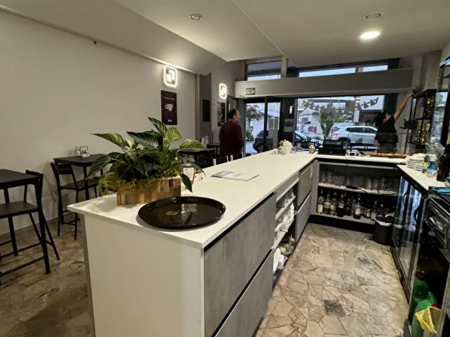 Immagine 1 di Attività commerciale in vendita  in Viale marconi 57 a Pordenone