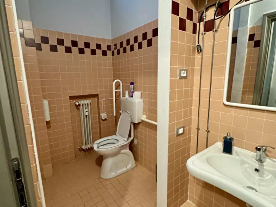 Immagine 5 di Attività commerciale in vendita  in Viale marconi 57 a Pordenone