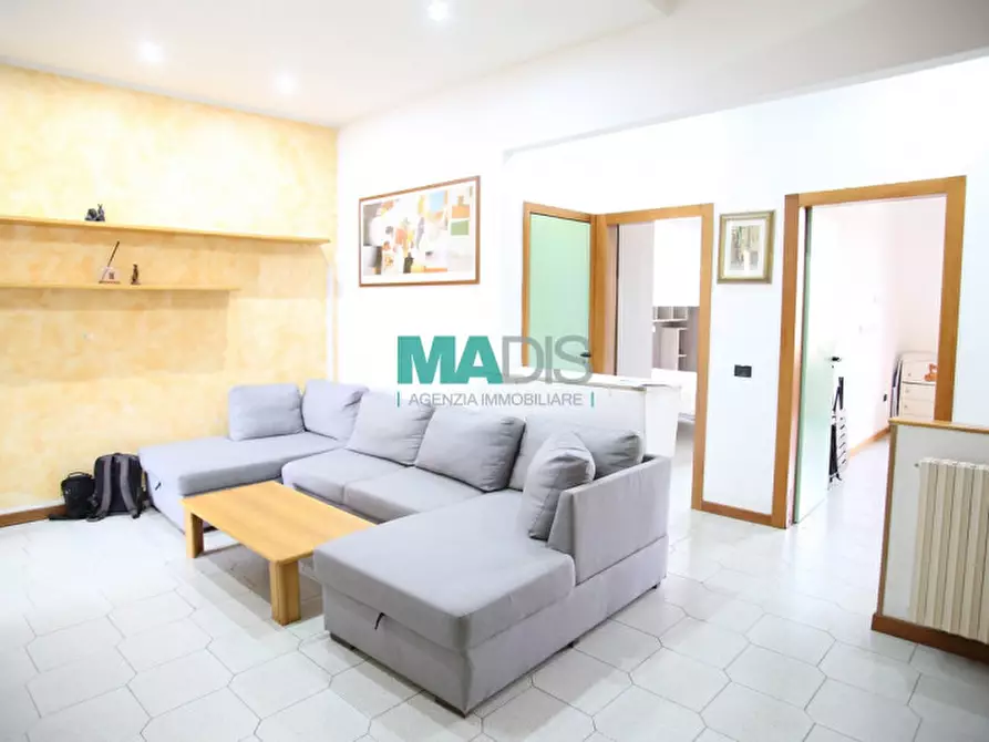 Immagine 2 di Appartamento in vendita  in Piazza Giovanni Ciardi a Prato