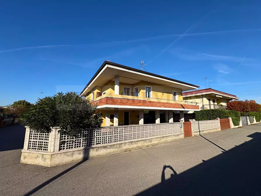 Immagine 3 di Villa in vendita  in via Papa Luciani n° 2 a Mezzana Rabattone