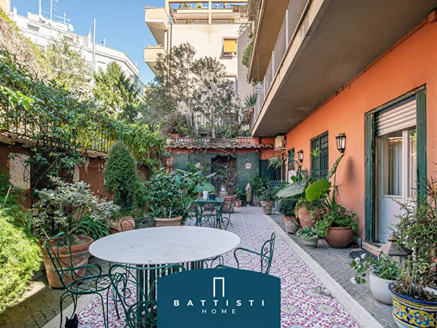 Immagine 2 di Appartamento in vendita  in Via Aventina a Roma