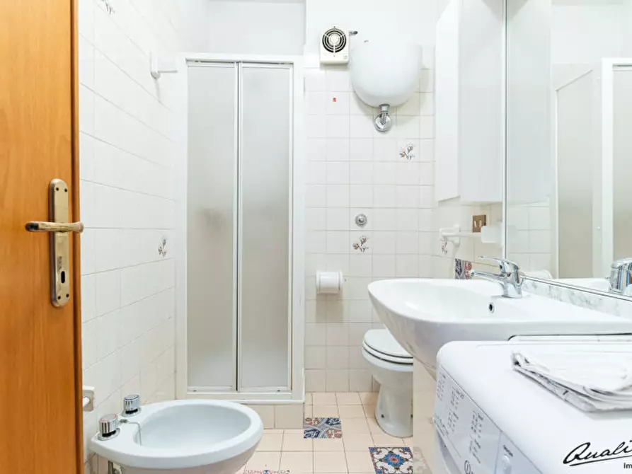 Immagine 32 di Appartamento in vendita  in Via Gaetano Giorgio Gemmellaro a Roma