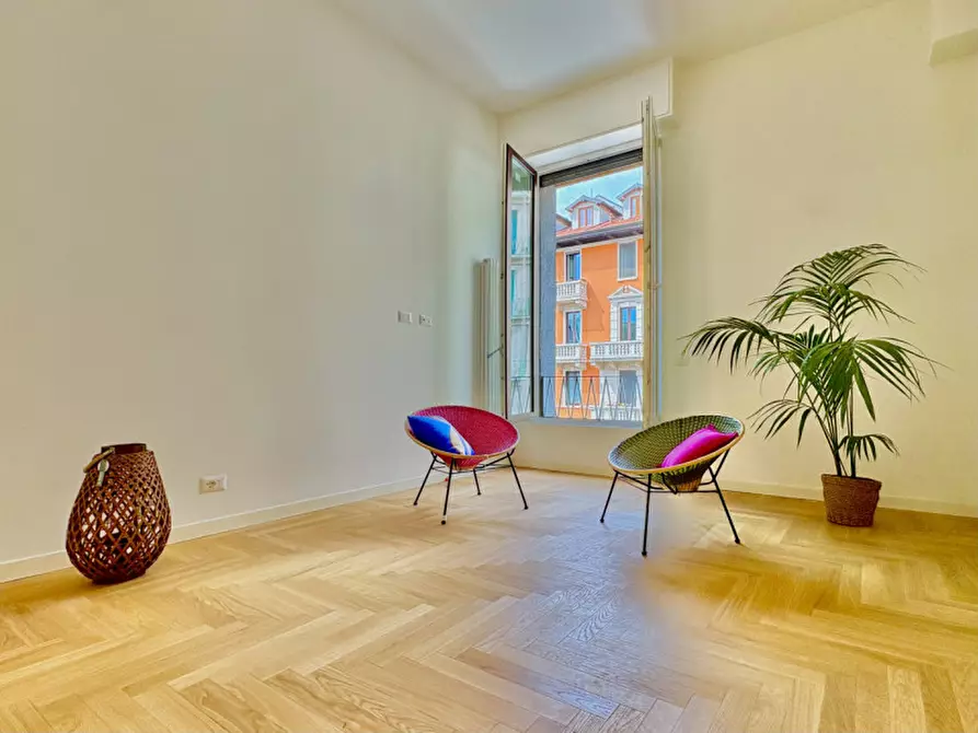 Immagine 2 di Appartamento in vendita  in Via Eugenio Villoresi a Milano
