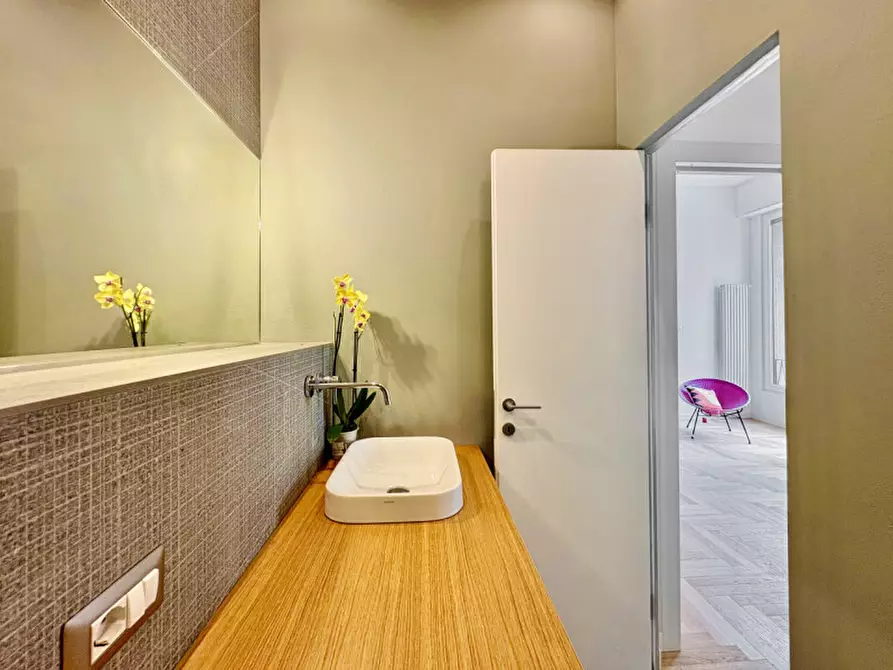 Immagine 19 di Appartamento in vendita  in Via Eugenio Villoresi a Milano