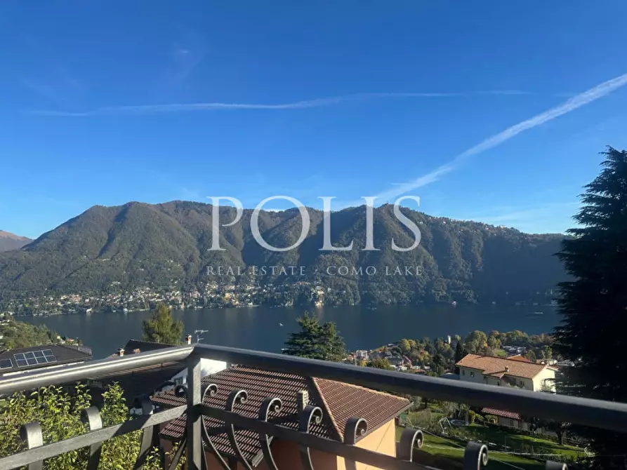 Immagine 2 di Villa in vendita  in via Gentrino a Cernobbio