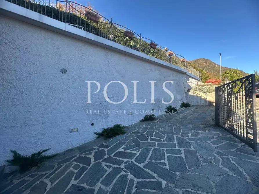 Immagine 36 di Villa in vendita  in via Gentrino a Cernobbio