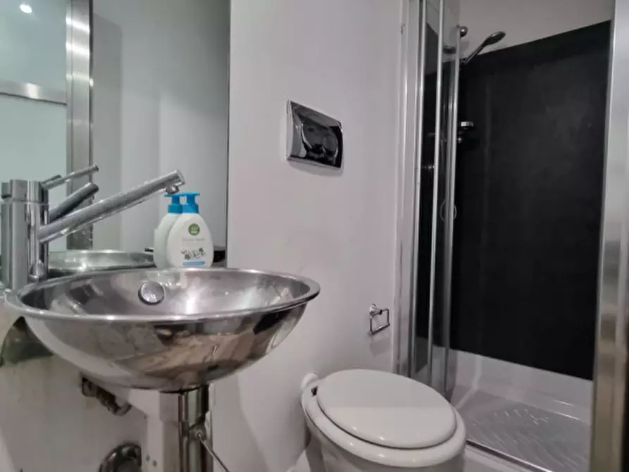 Immagine 14 di Appartamento in vendita  in VIA GUELFA a Firenze