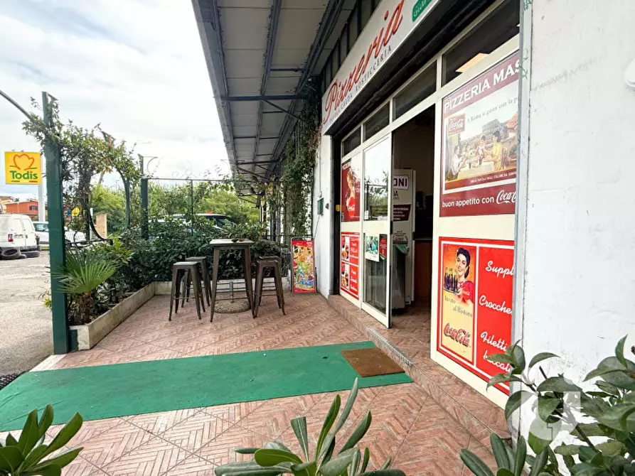 Immagine 10 di Negozio in vendita  in Via di Castel di Leva a Roma