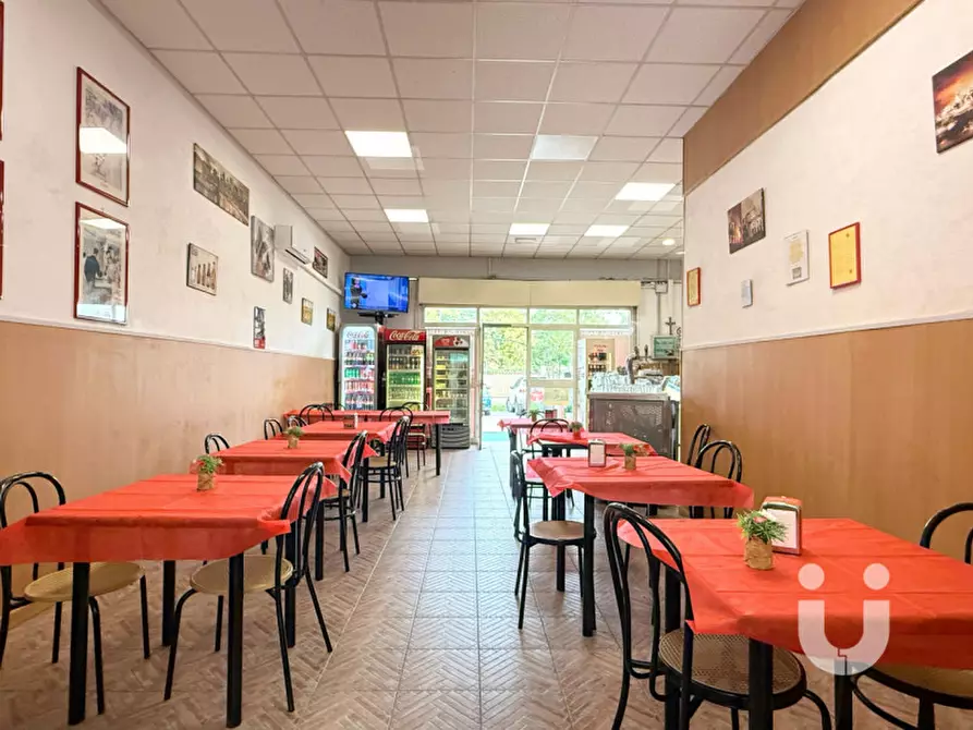 Immagine 15 di Negozio in vendita  in Via di Castel di Leva a Roma