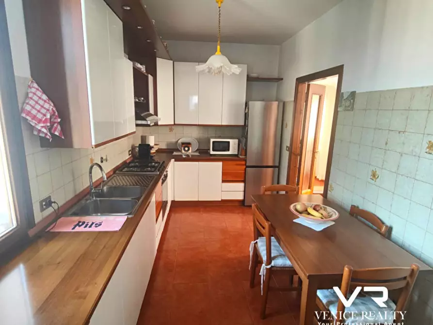 Immagine 3 di Appartamento in vendita  in campo widmann a Venezia