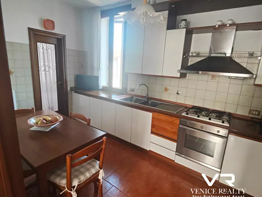 Immagine 9 di Appartamento in vendita  in campo widmann a Venezia