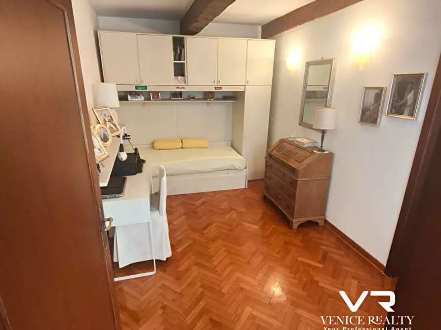 Immagine 11 di Appartamento in vendita  in campo widmann a Venezia