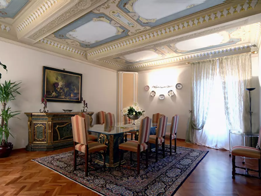 Immagine 1 di Palazzo in vendita  in Piazza del Duomo a Padova