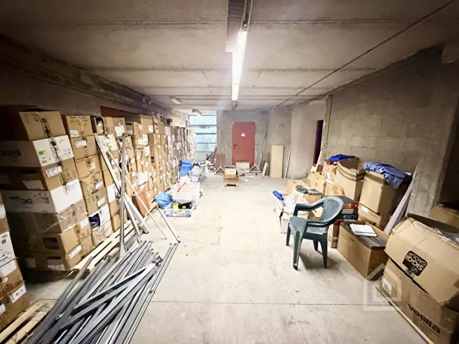 Immagine 14 di Negozio in vendita  in Via Alcide De Gasperi 2 a Chivasso