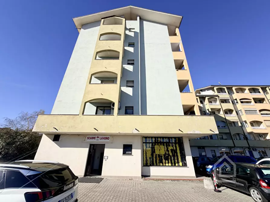 Immagine 17 di Negozio in vendita  in Via Alcide De Gasperi 2 a Chivasso