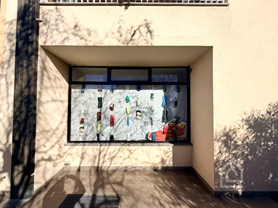 Immagine 17 di Negozio in vendita  in Via Alcide De Gasperi 2 a Chivasso