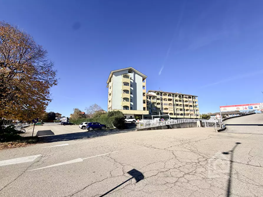Immagine 34 di Negozio in vendita  in Via Alcide De Gasperi 2 a Chivasso