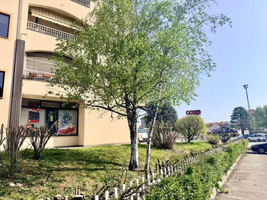 Immagine 38 di Negozio in vendita  in Via Alcide De Gasperi 2 a Chivasso