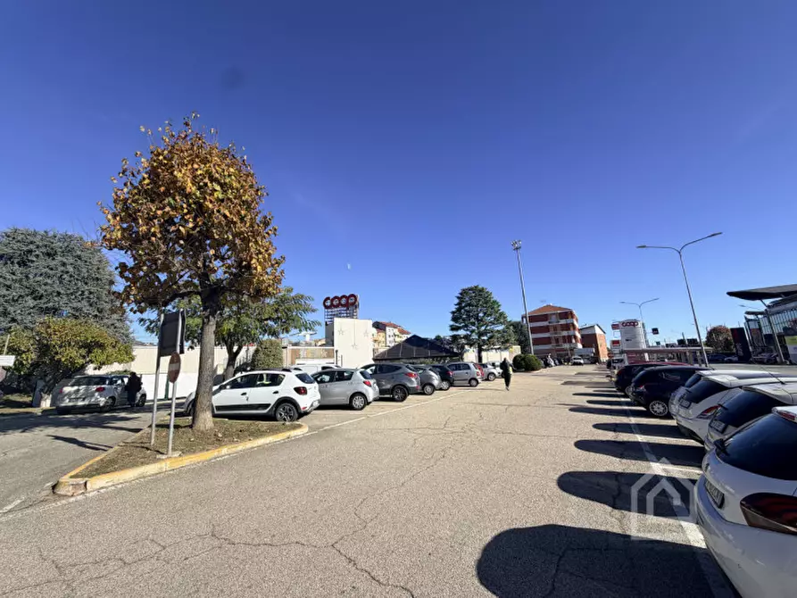 Immagine 39 di Negozio in vendita  in Via Alcide De Gasperi 2 a Chivasso