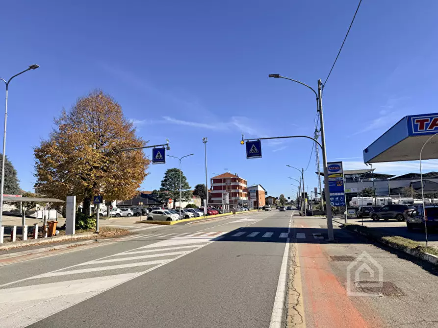 Immagine 42 di Negozio in vendita  in Via Alcide De Gasperi 2 a Chivasso