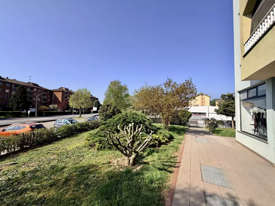 Immagine 47 di Negozio in vendita  in Via Alcide De Gasperi 2 a Chivasso