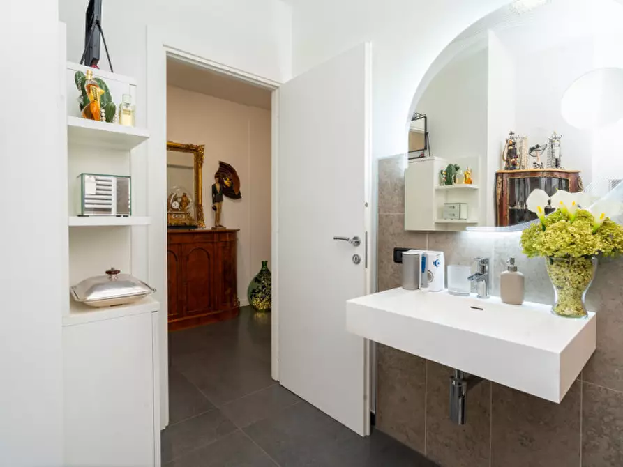 Immagine 55 di Appartamento in vendita  in strada di sassi 20 a Torino