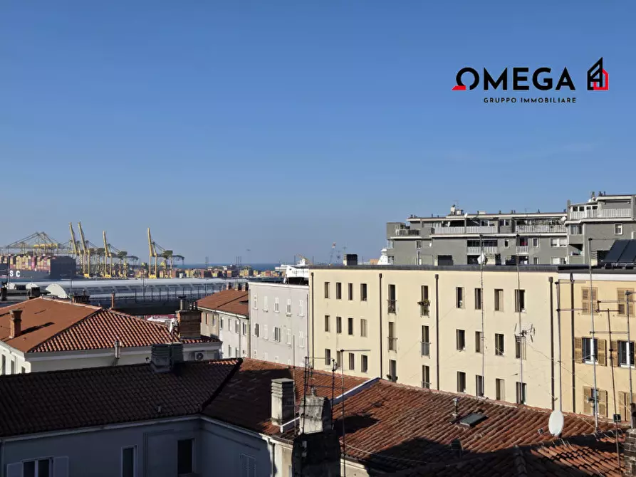 Immagine 11 di Appartamento in vendita  in via Antonio Baiamonti 43 a Trieste