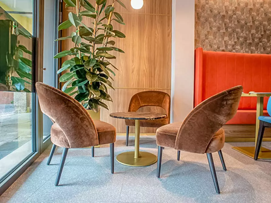 Immagine 1 di Attività commerciale in vendita  a Padova