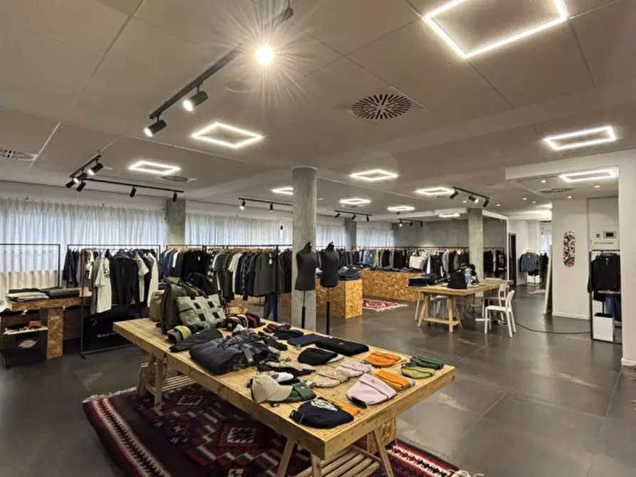 Immagine 8 di Ufficio in affitto  in Viale della Navigazione Interna a Padova