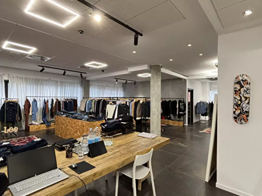 Immagine 10 di Ufficio in affitto  in Viale della Navigazione Interna a Padova