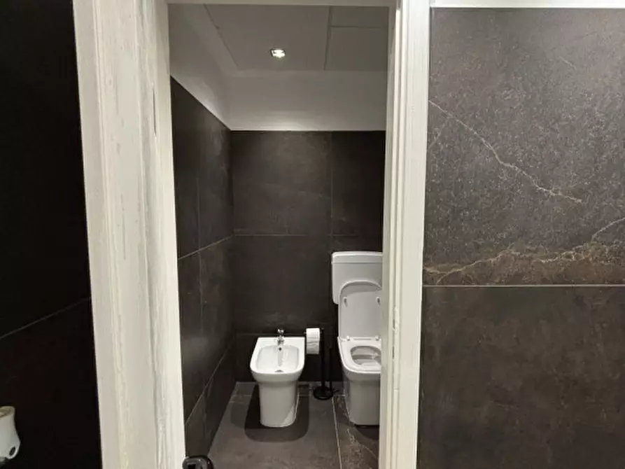 Immagine 17 di Ufficio in affitto  in Viale della Navigazione Interna a Padova