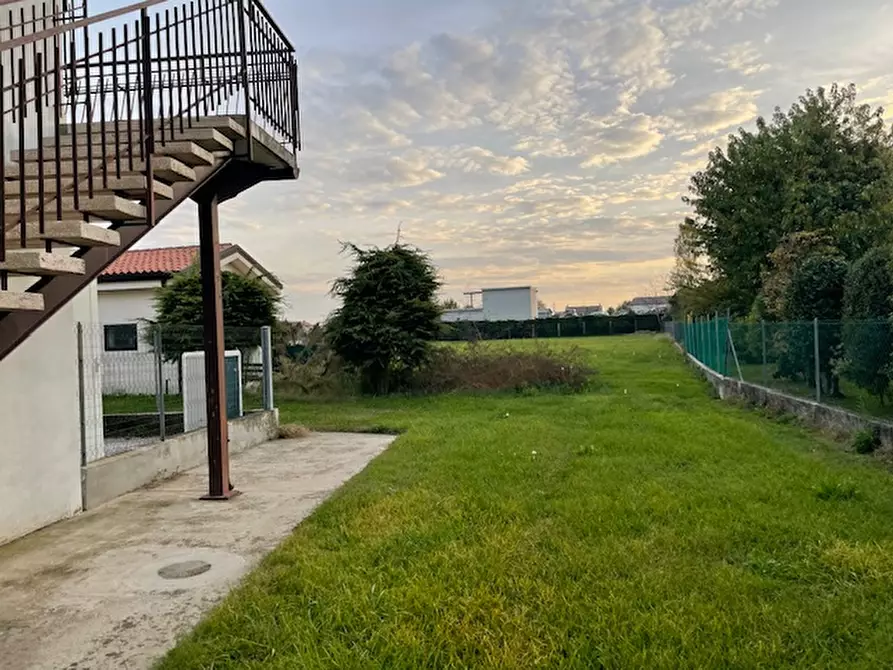 Immagine 17 di Casa bifamiliare in vendita  a Campolongo Maggiore
